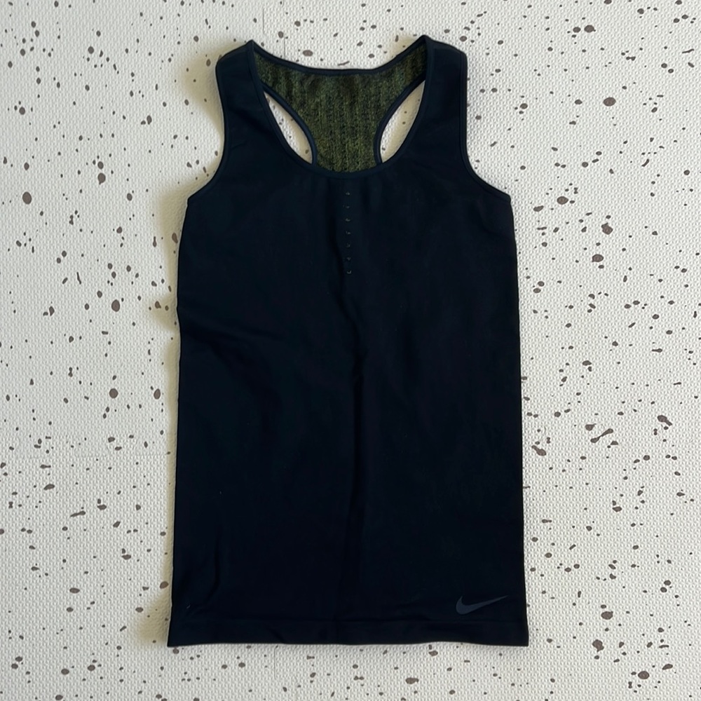 💘 NIKE DRI-FIT - BLACK RACERBACK TANK